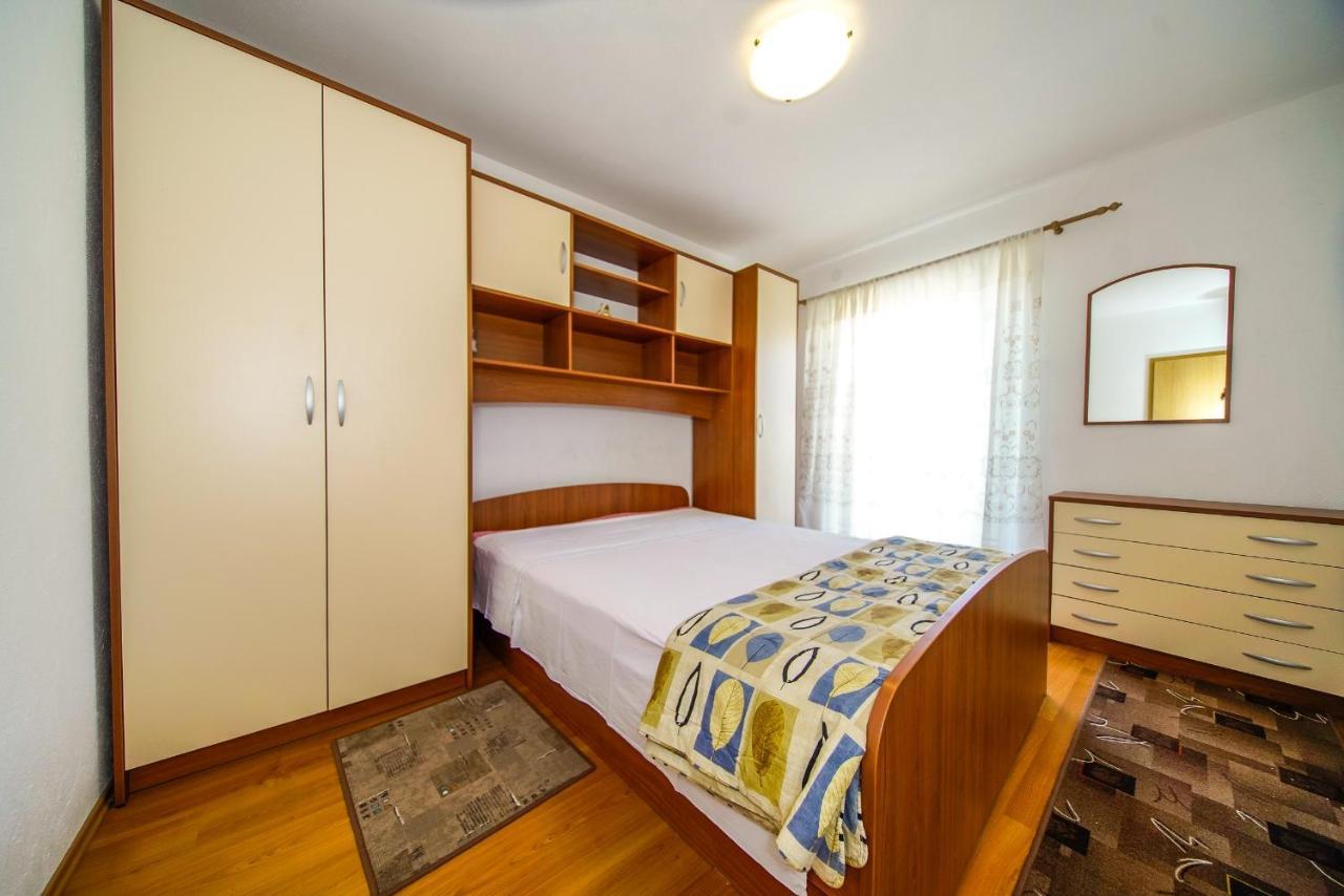 Apartments With A Parking Space Postira, Brac - 18472 Εξωτερικό φωτογραφία